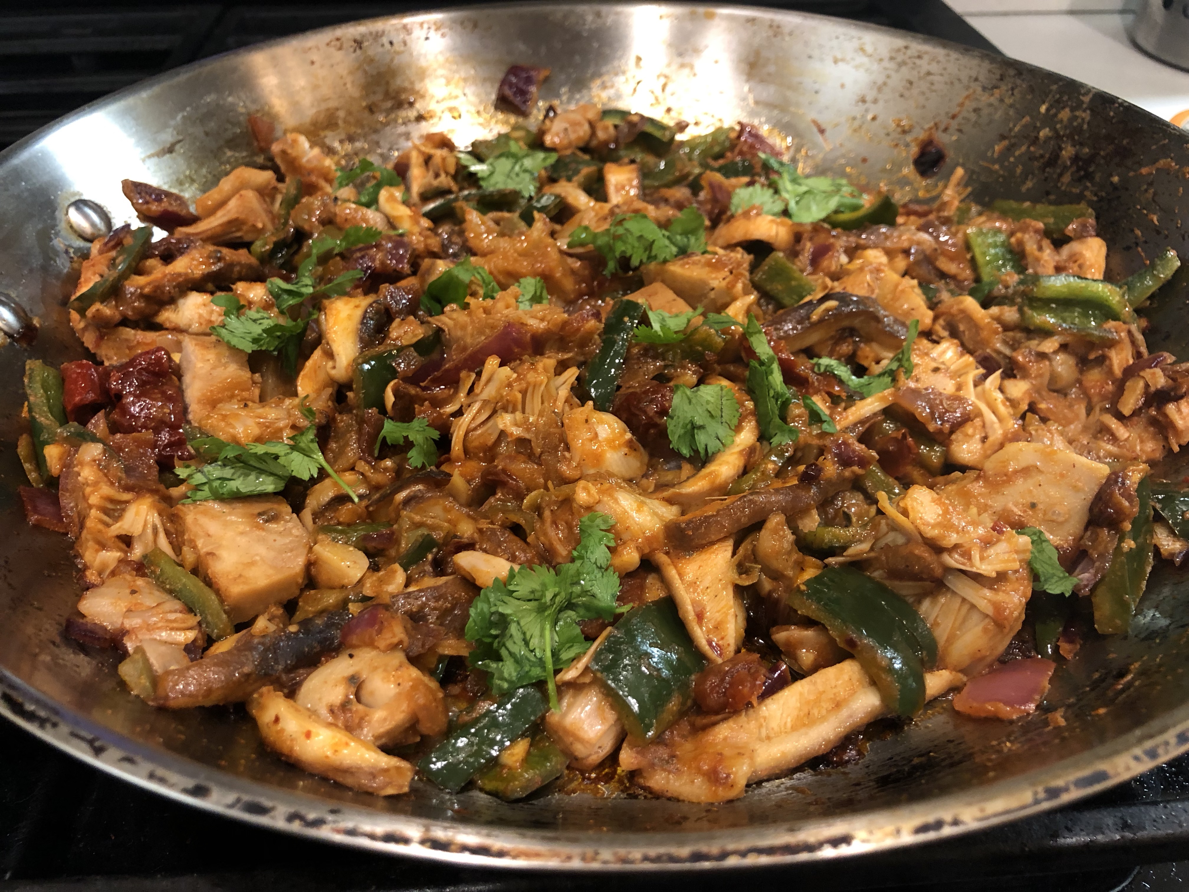 Beautiful jackfruit fajitas in the frying pan